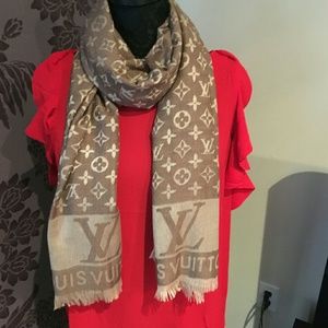 Real Louis Vuitton monogram 60%wool 40% acrylic
